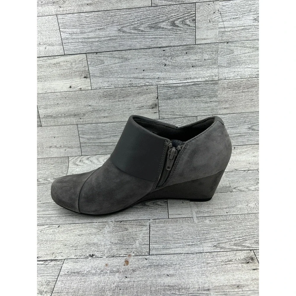 Clarks collection gray